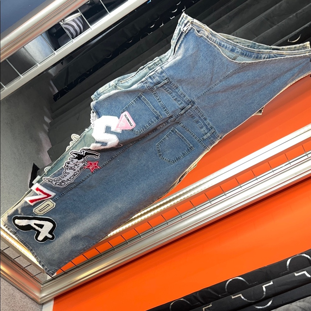 🏙️ Exclusive Boutique Denim Varsity Patchwork Ma… - image 5